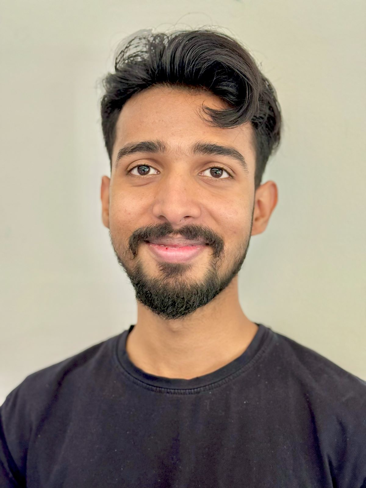 Head shot of Aryan Singla